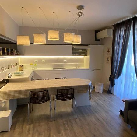 Desenzano Luxury Apartment 데센자노델가르다 외부 사진