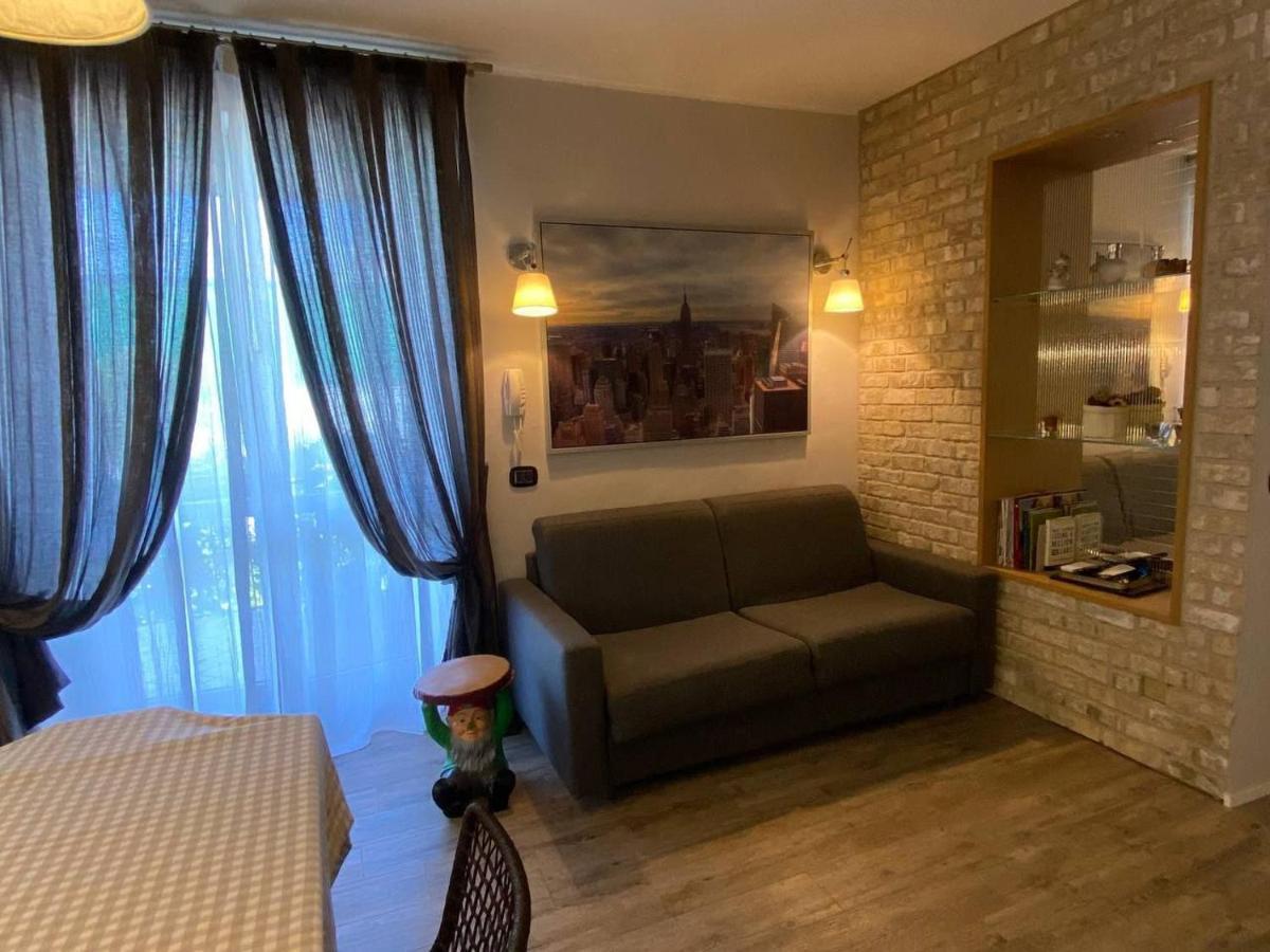 Desenzano Luxury Apartment 데센자노델가르다 외부 사진